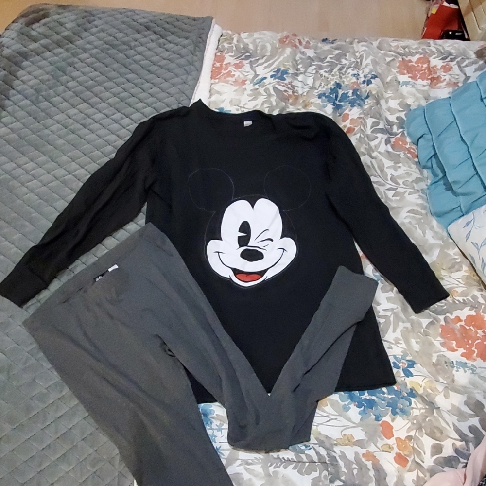 H&M Disney Mickey Mouse pajamas set